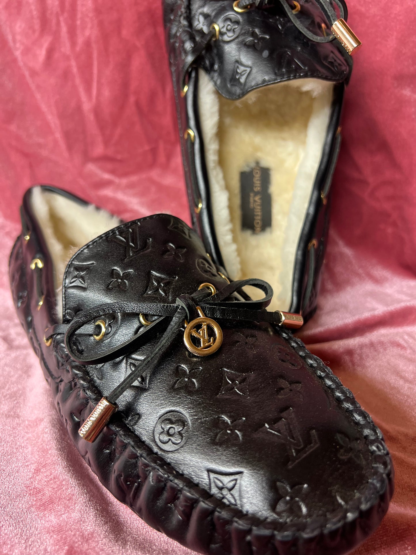 Black Slippers (Size 9)